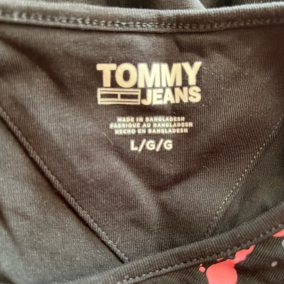 Tommy Tshirt - Picture 2 of 3